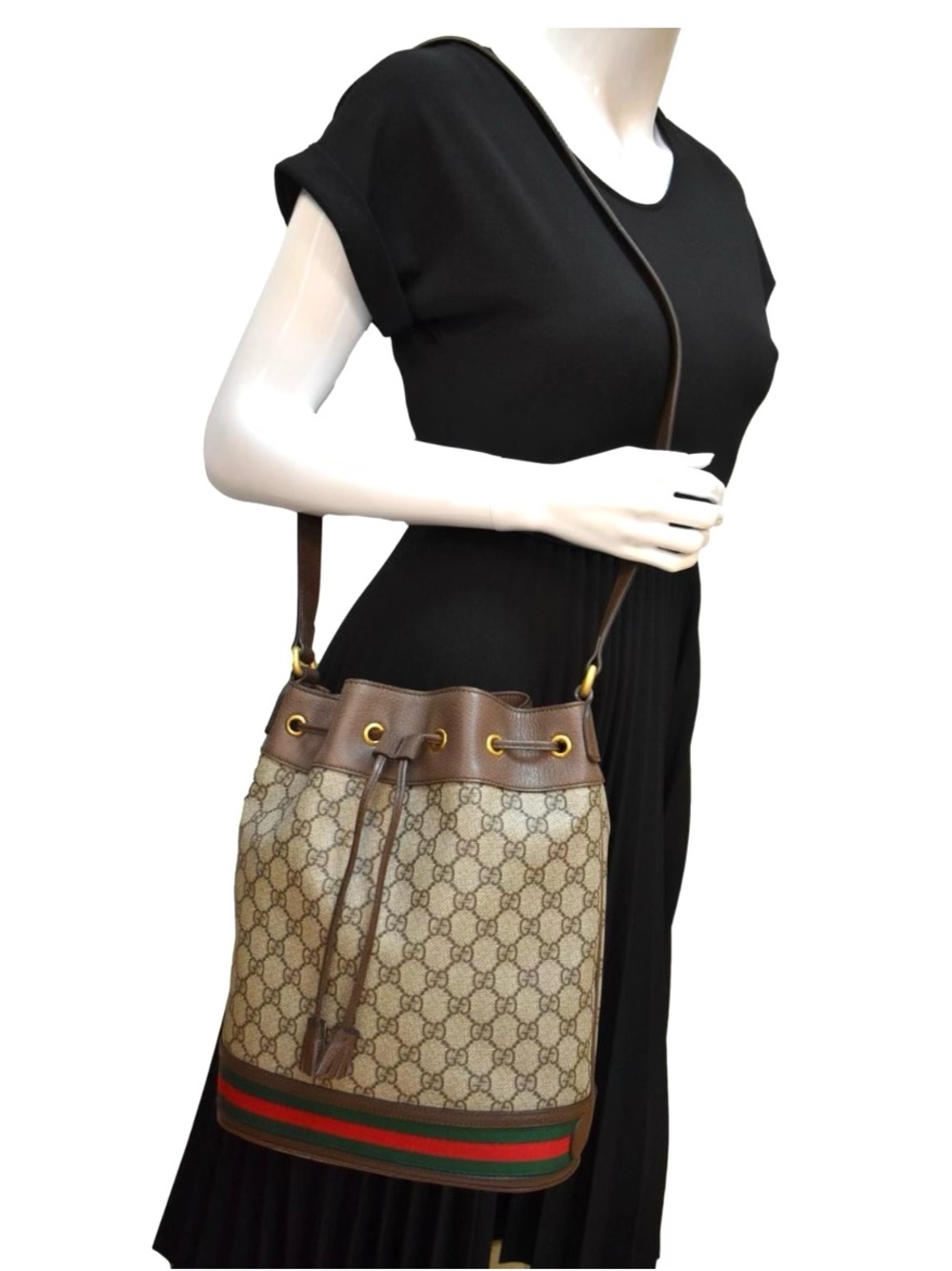 Gucci authentic brown monogram coated canvas Bucket Bag brown leather - Picture 3 of 16